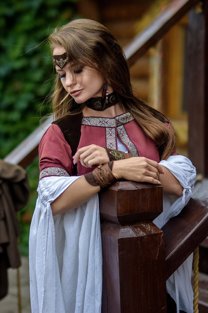 средневековое платье девушка модель на улице, фотограф Андрей Богатов Сызрань