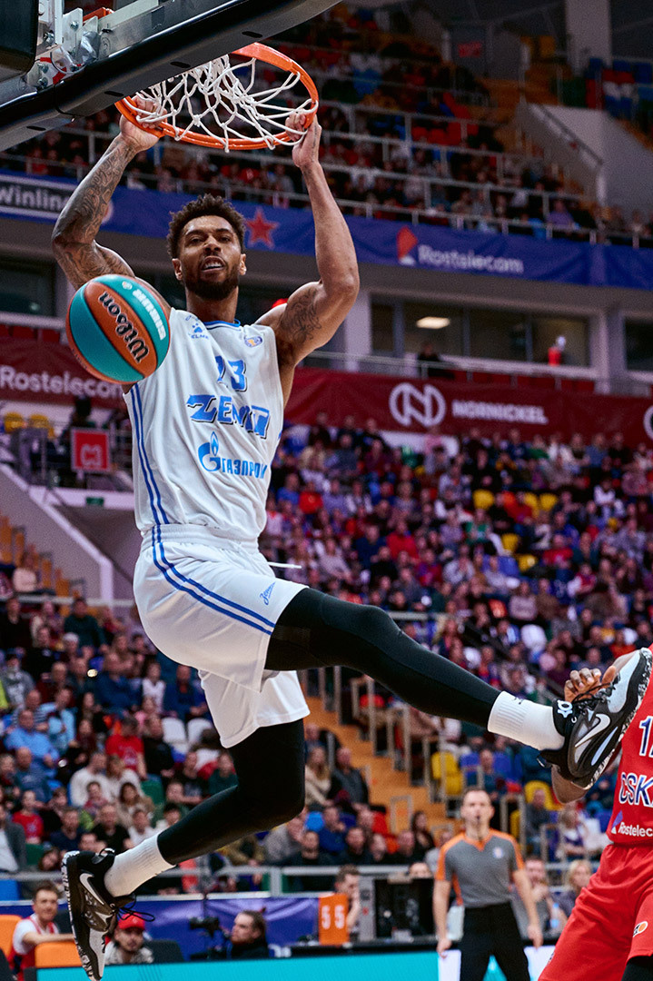 фотограф Андрей Богатов Тольятти, Баскетбольный матч ЦСКА-Зенит, решающий гол, Зенит забросил мяч