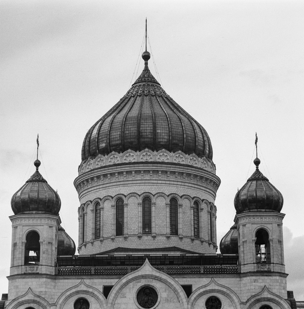 фотограф Андрей Богатов, Снято на средне форматный Киев 6с и пленка Ilford, Храм Христа Спасителя