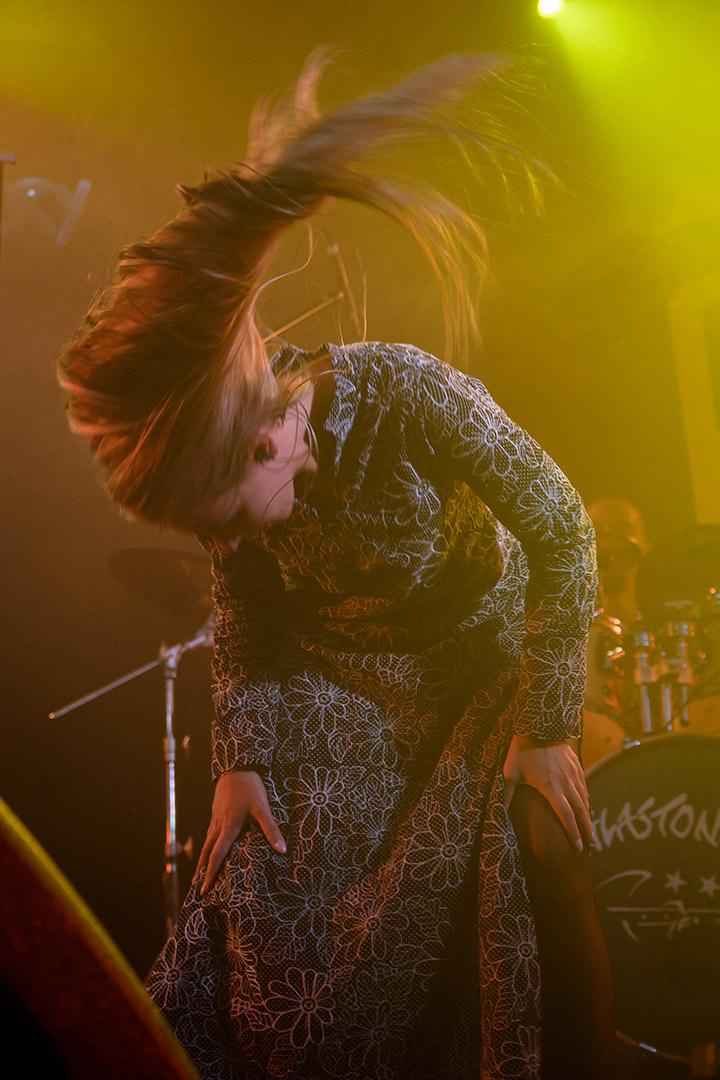 музыканты, живое выступление, клуб Glastonberry