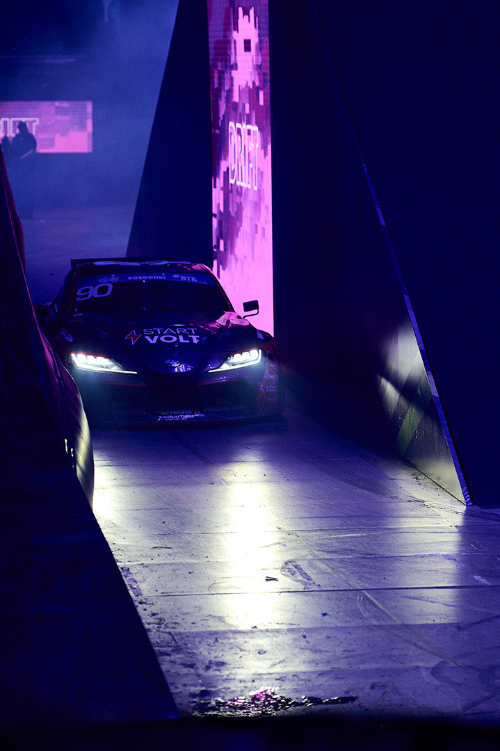 спорт кар, шоу каскадеров