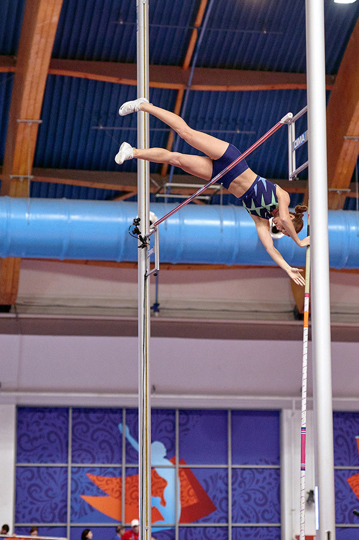 фотоочет, спорт фото, дисциплина прыжки с шестом среди женщин
