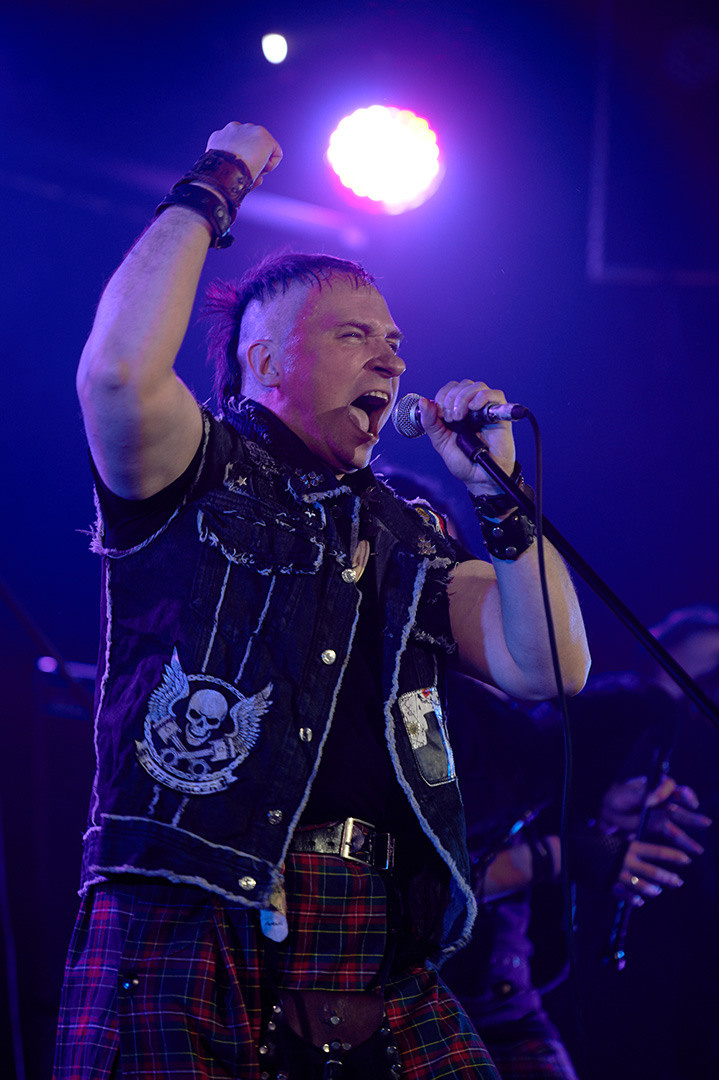  музыканты на сцене музыканты с гитарами