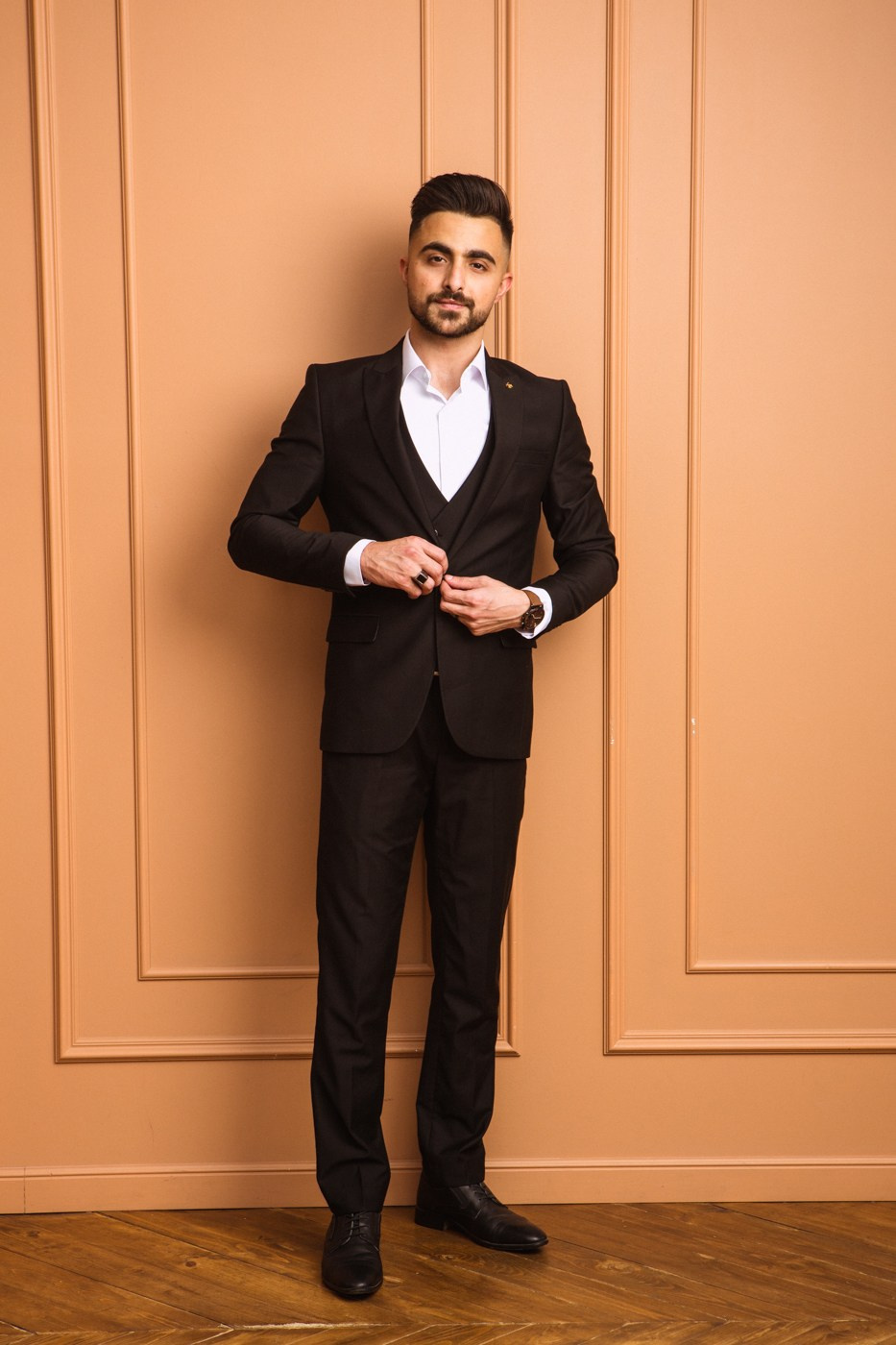 Студийный мужской портрет для выпускников медицинского университета. Фотографы в городе Волгограде — Людмила Агеева и Алексей Околелов