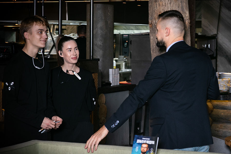 Ивент «Презентация книги» Руслана Захаркина. Фотограф Сергей Осколков (Москва)