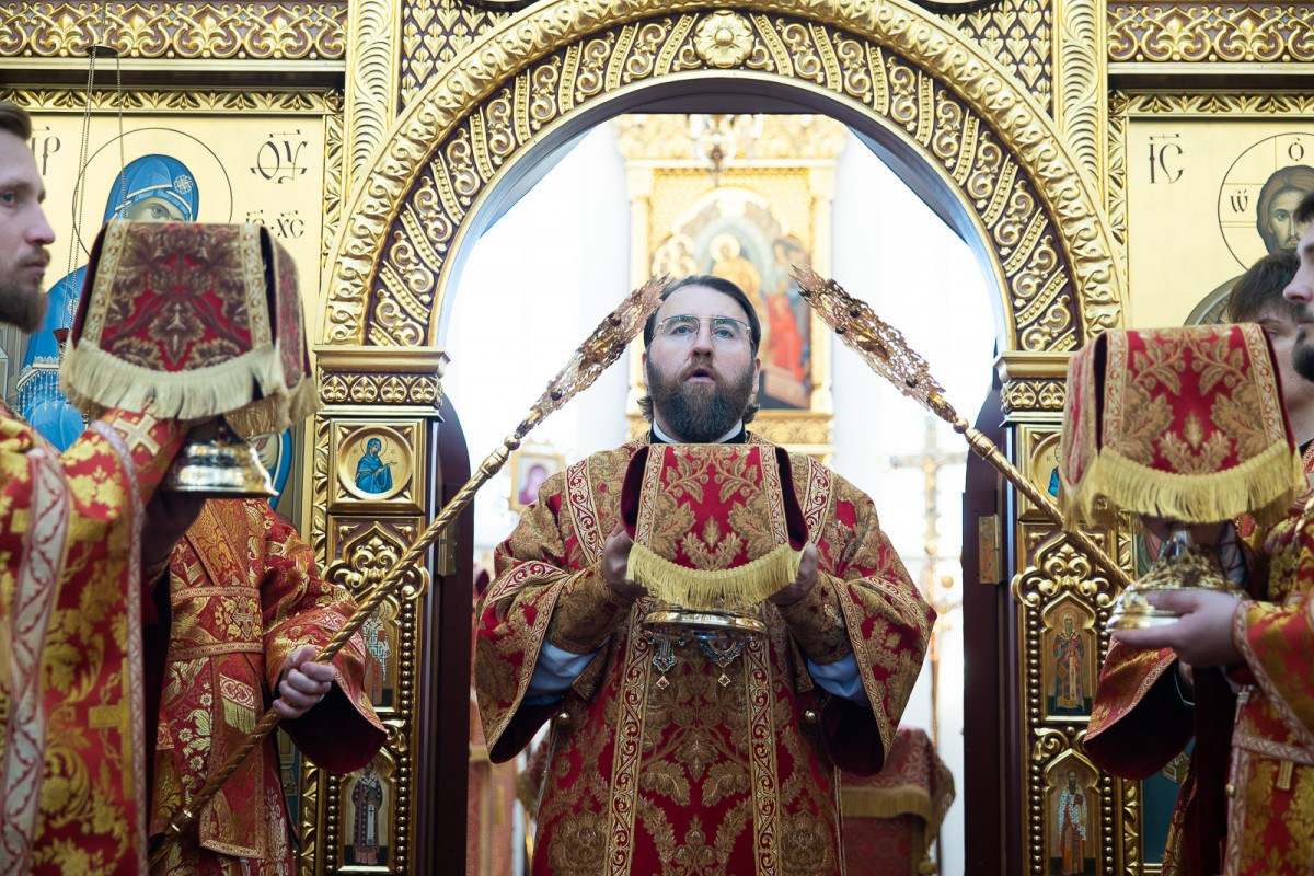 Архиерейское Богослужение в Неделю 4-ю по Пятидесятнице. Саратовское Северо-Западное благочиние