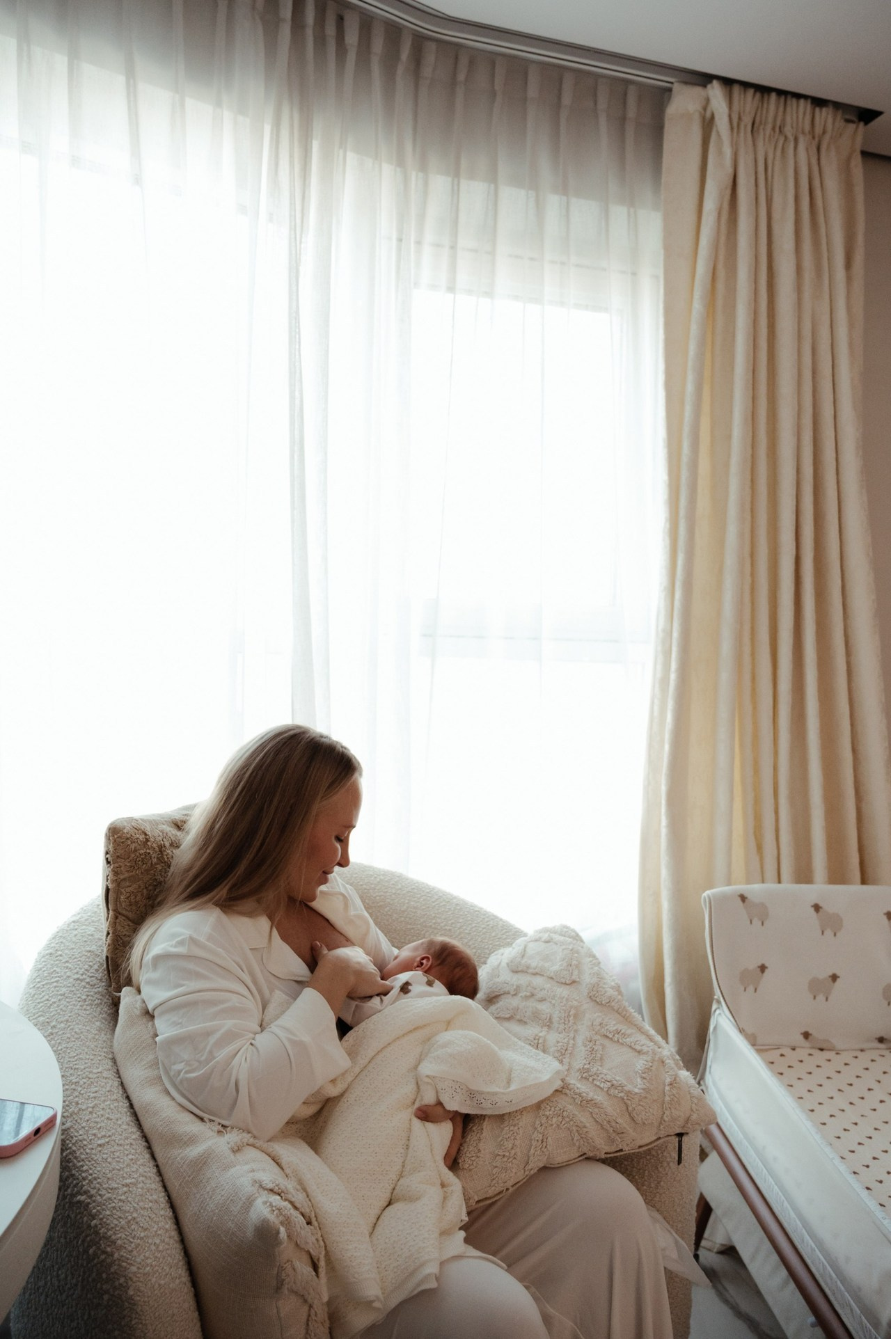 Отзывы о работе фотографа Ивановой Маргариты. Профессиональный фотограф беременности в СПБ. Стильные фотосессии беременности в стиле минимализм и классическая фотография