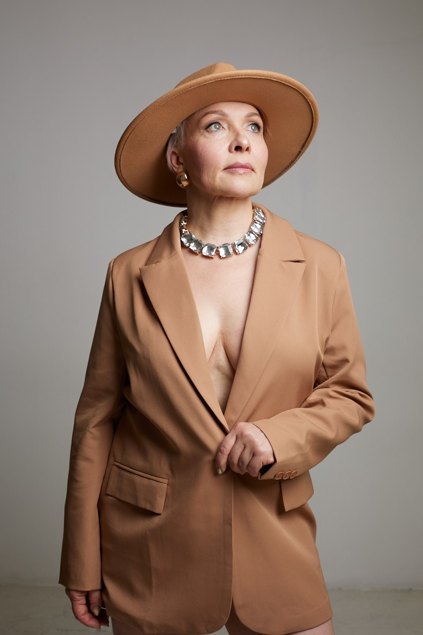 SHALOSTI. Фотомодель