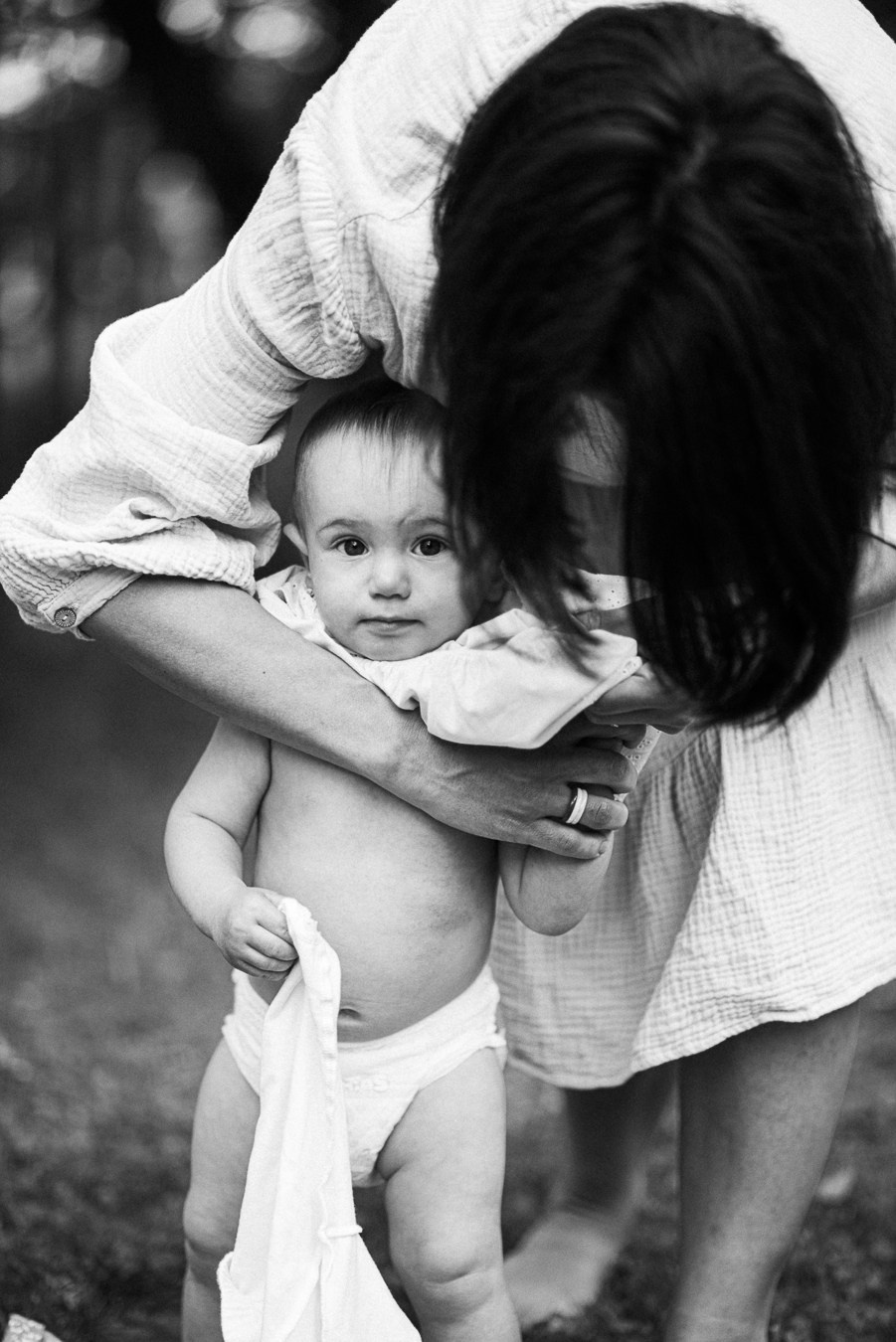 Коля, Ксюша, Саша, Андрей, Кира и бабушки | на даче