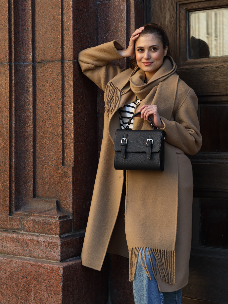 стрит съемка женских сумок с моделью