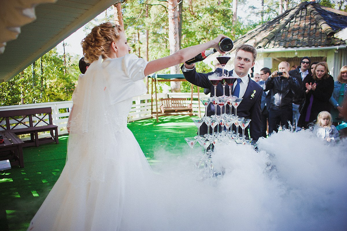 Свадебная прогулка Алекса и Даши. Фотограф крещение венчание в Петербурге! Помогает подобрать храм и посоветовал душевного батюшку в СПб