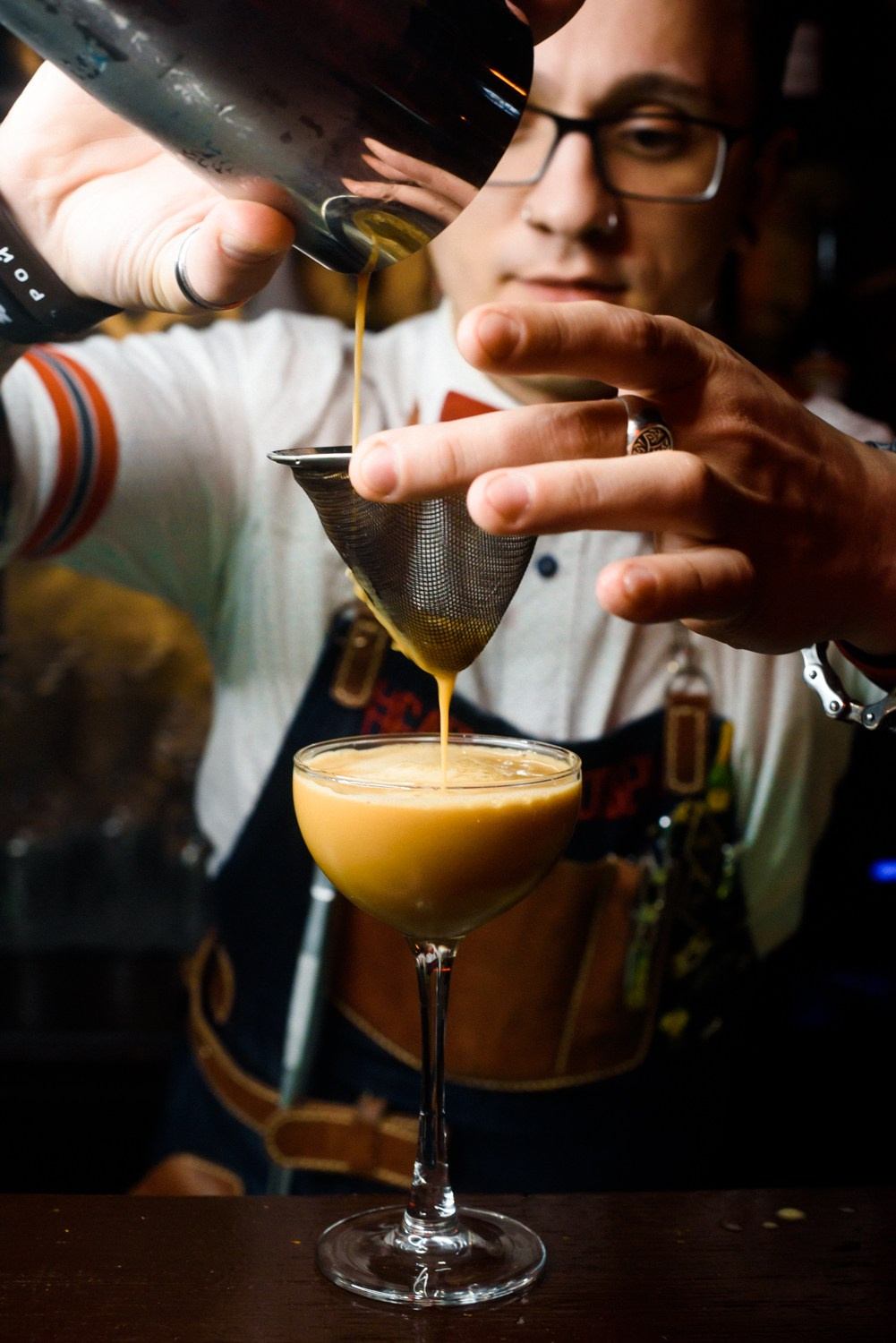 Фотограф Артём Савиных | Свадебная, репортажная, семейная съёмка Москва. Артём Савиных — профессиональный фотограф в Москве | Репортажи, свадьбы, портреты