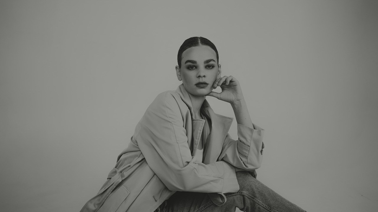 Черно-белая фотосессия на циклораме в фотостудии Новочеркасска «Рафинад». Свадебный фотограф в Ростове-на-Дону. Таинство Крещения и Венчания, семейные фотосессии. Алёна Чёботова