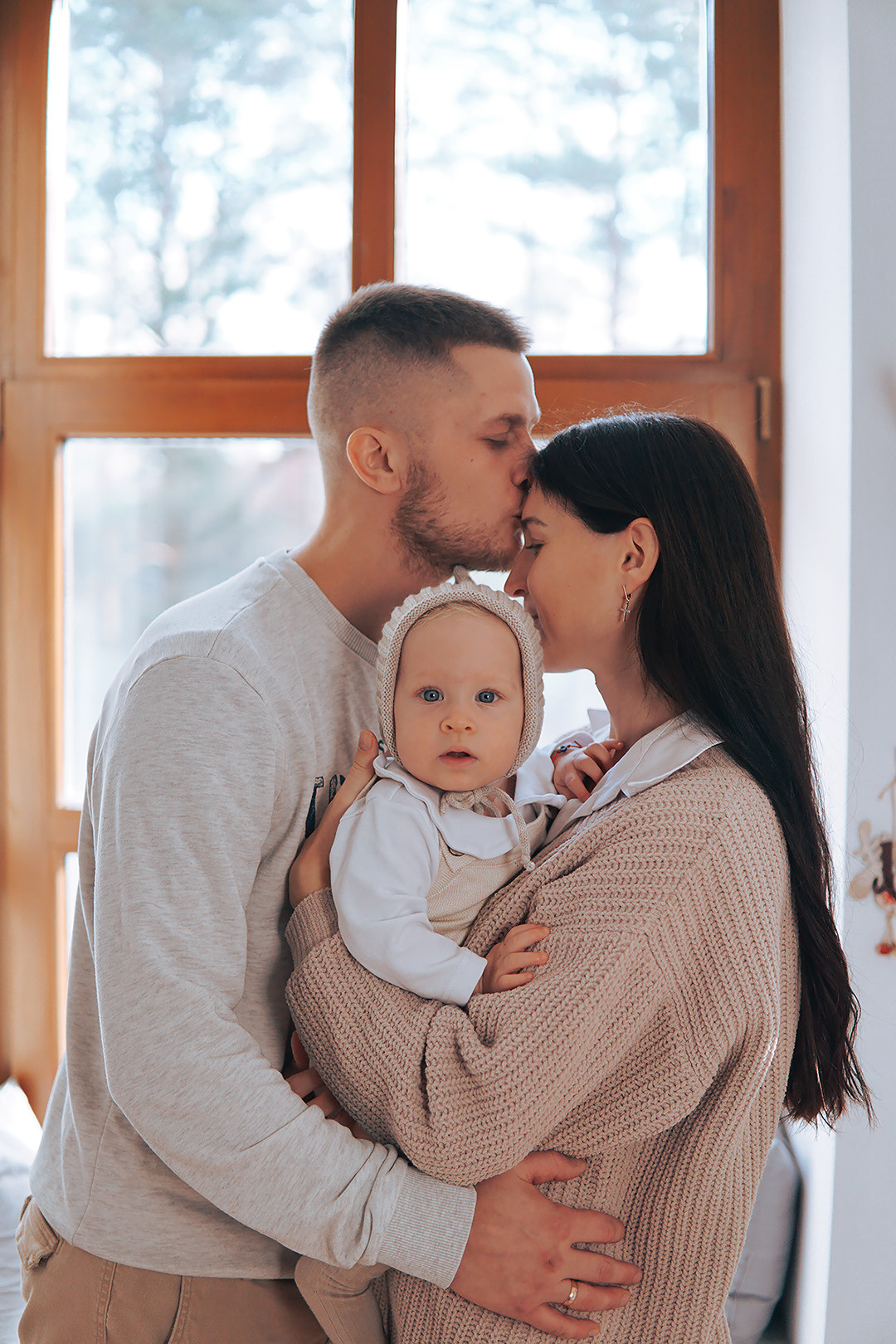 Семейная новогодняя съемка в студии. Семейный фотограф и фотограф на таинства в Москве Юлия Калайджян