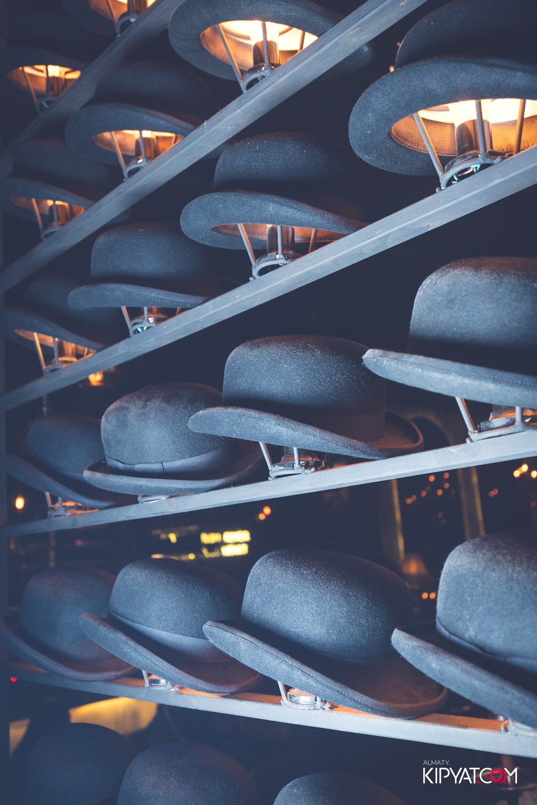 TANGIERS LOUNGE НА САТПАЕВА. КИПЯТКОМ АЛМАТЫ!