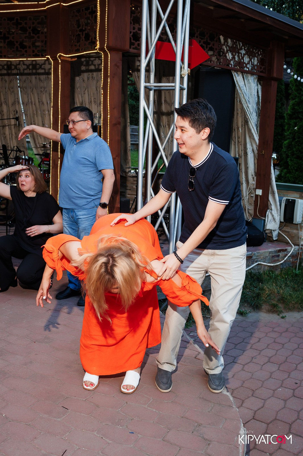 РЕСТОРАН УЧ ЛЯГАН. КИПЯТКОМ АЛМАТЫ!