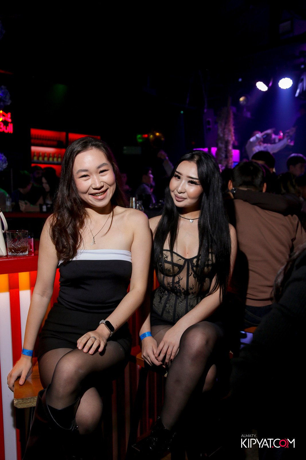 UYAT EMES BAR. КИПЯТКОМ АЛМАТЫ!