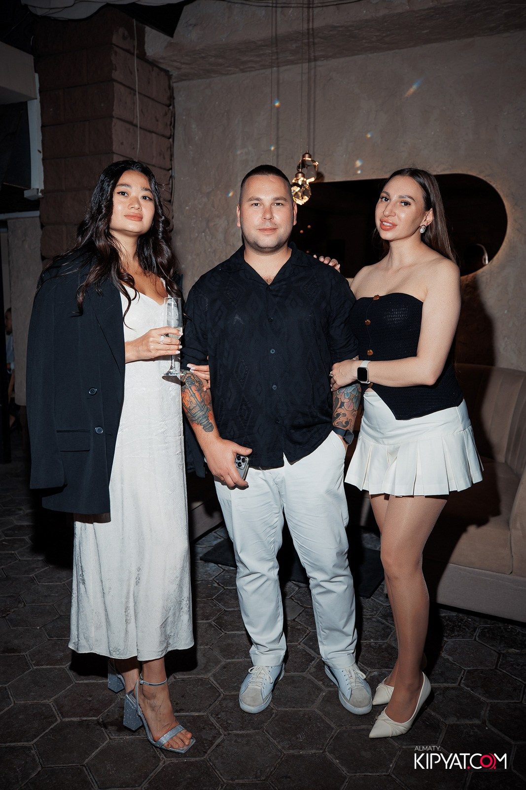 THE WALL STREET. КИПЯТКОМ АЛМАТЫ!