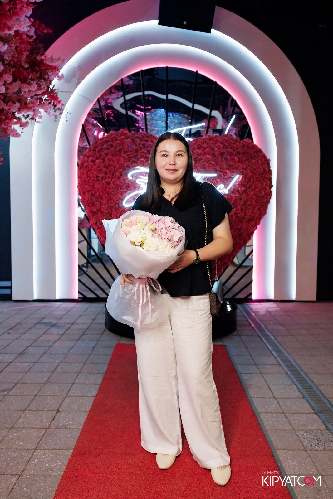 ЗАЯ, НА БИС. КИПЯТКОМ АЛМАТЫ!