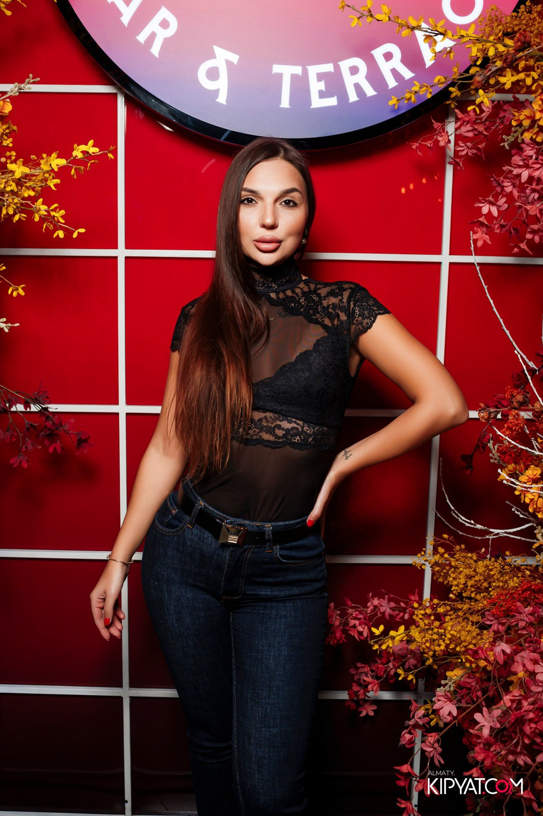 FRIENDS BAR & TERRACE. КИПЯТКОМ АЛМАТЫ!