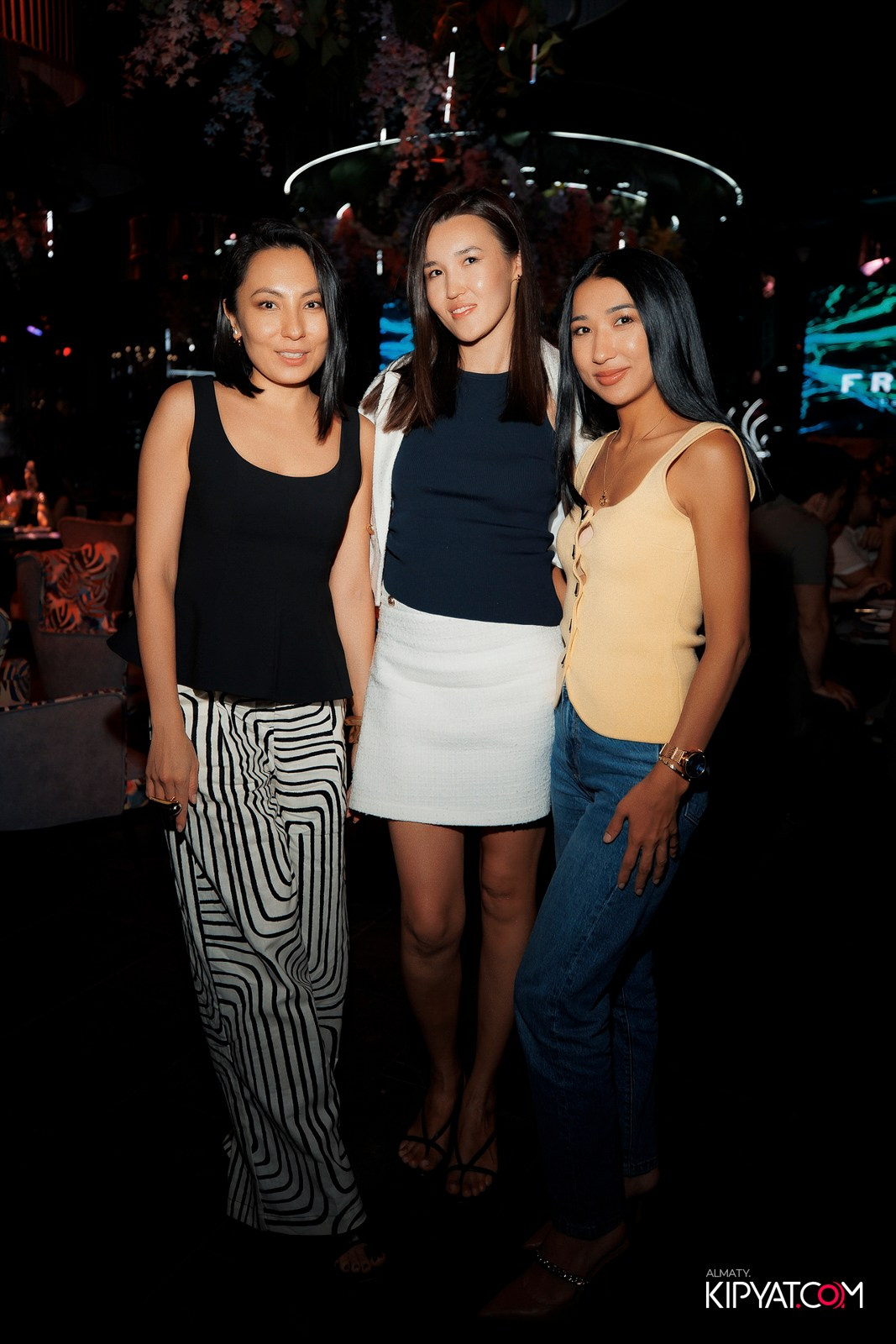 FRIENDS BAR & TERRACE. КИПЯТКОМ АЛМАТЫ!