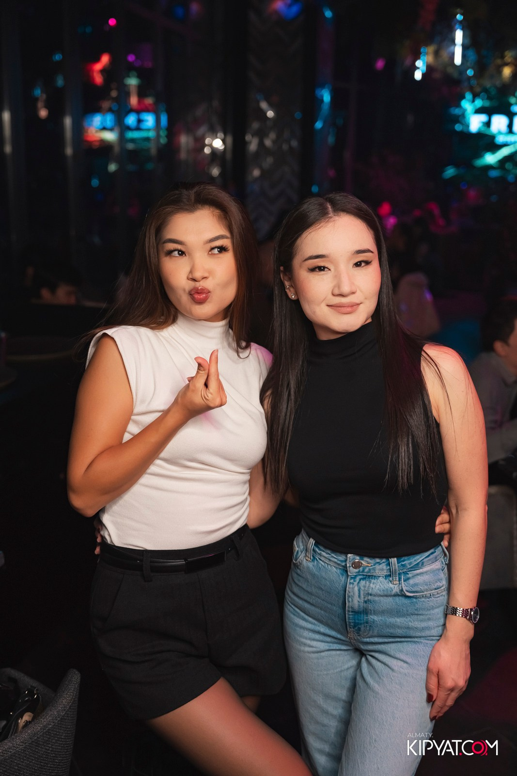 FRIENDS BAR & TERRACE. КИПЯТКОМ АЛМАТЫ!