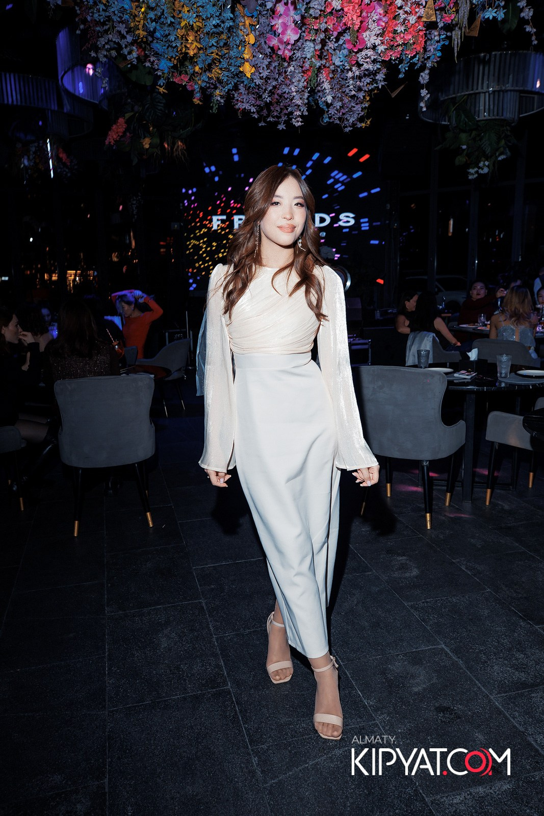 FRIENDS BAR & TERRACE. КИПЯТКОМ АЛМАТЫ! Фотосъемка мероприятий в Алматы