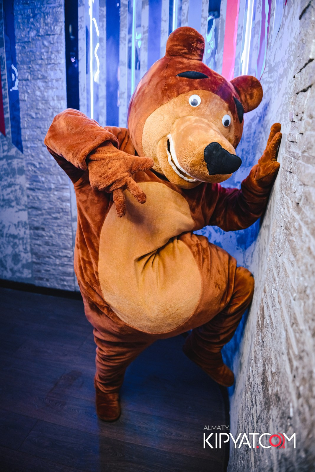 УХО И МЕДВЕДЬ НА ГАГАРИНА. КИПЯТКОМ АЛМАТЫ!