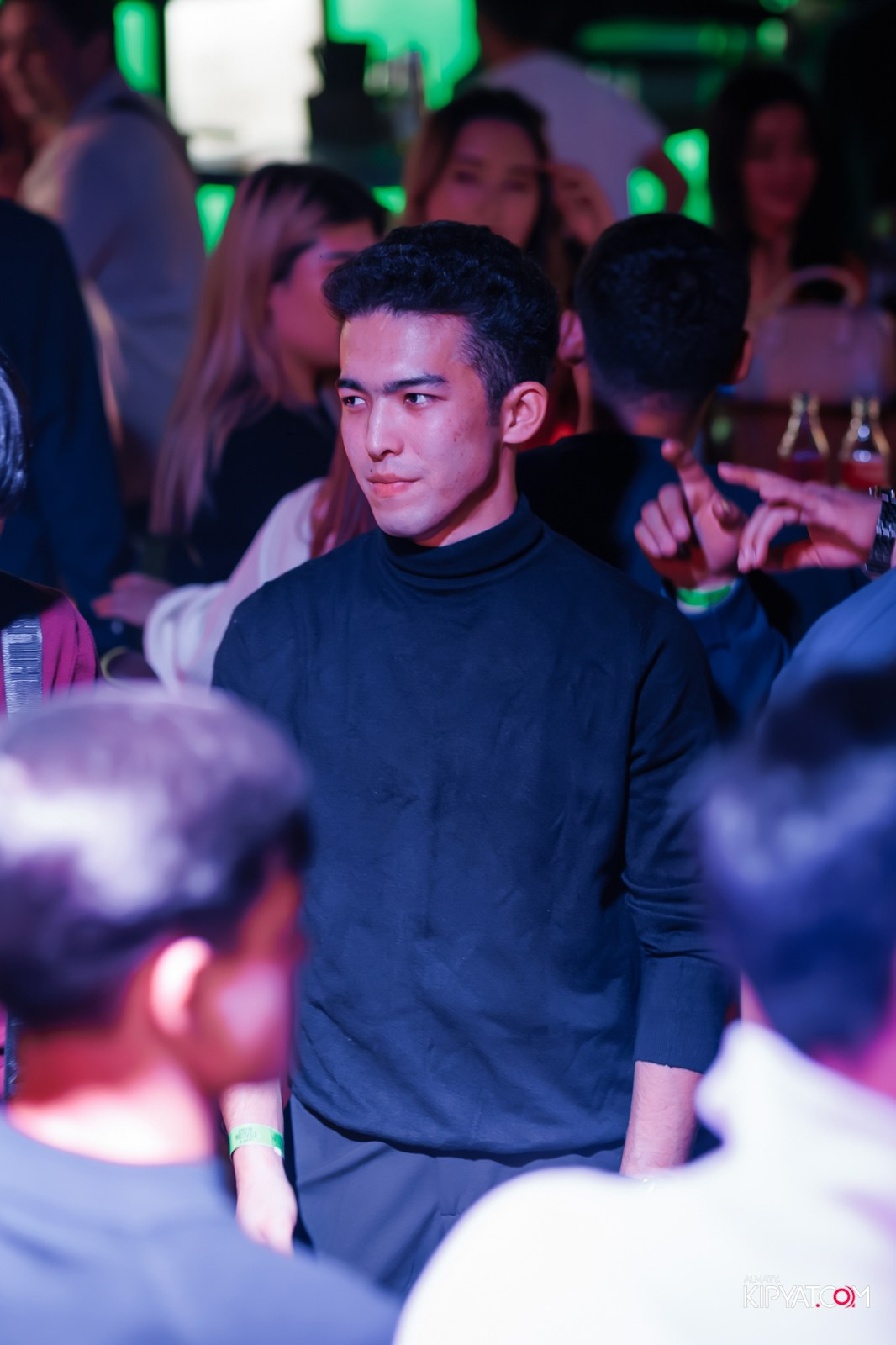 UYAT EMES BAR. КИПЯТКОМ АЛМАТЫ!