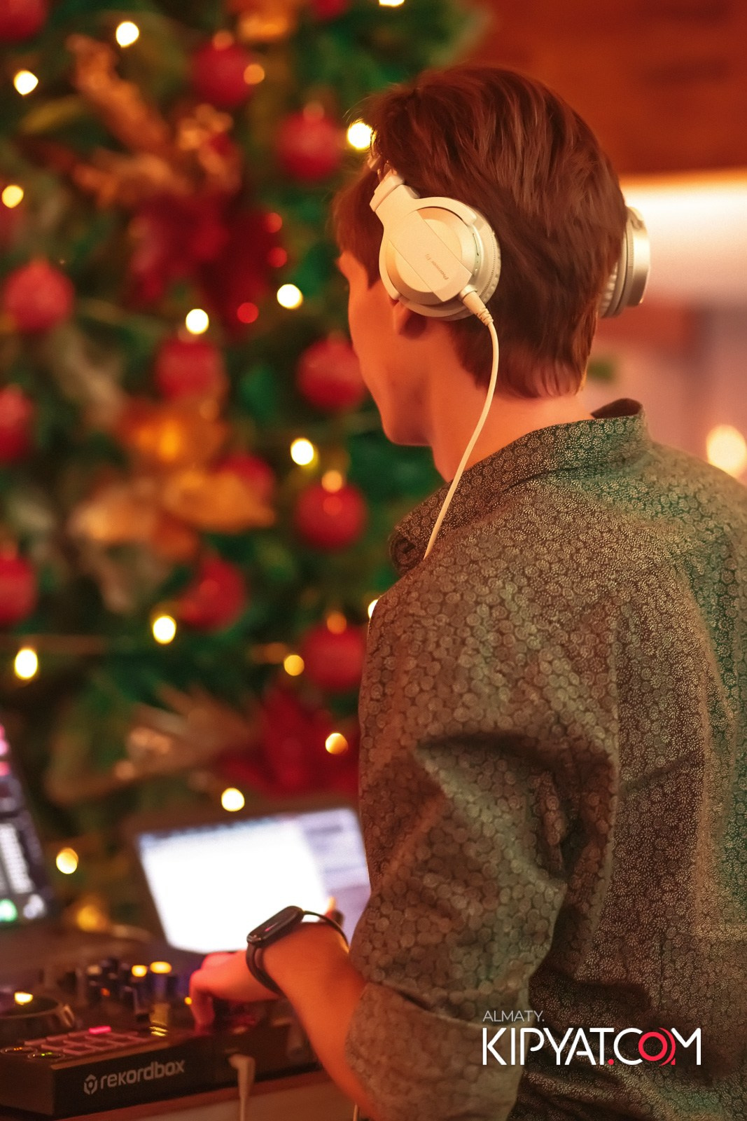 ГРУЗИНСКИЙ ДВОР НА КАБАНБАЙ БАТЫРА. КИПЯТКОМ АЛМАТЫ!