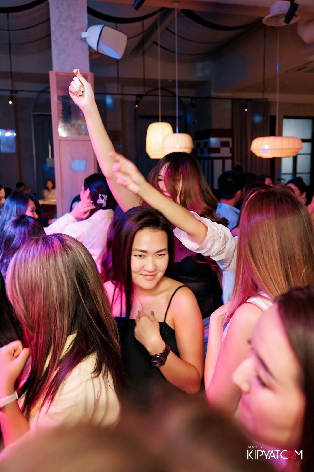 ALEM В PINTA НА ТУЛЕБАЕВА. КИПЯТКОМ АЛМАТЫ!