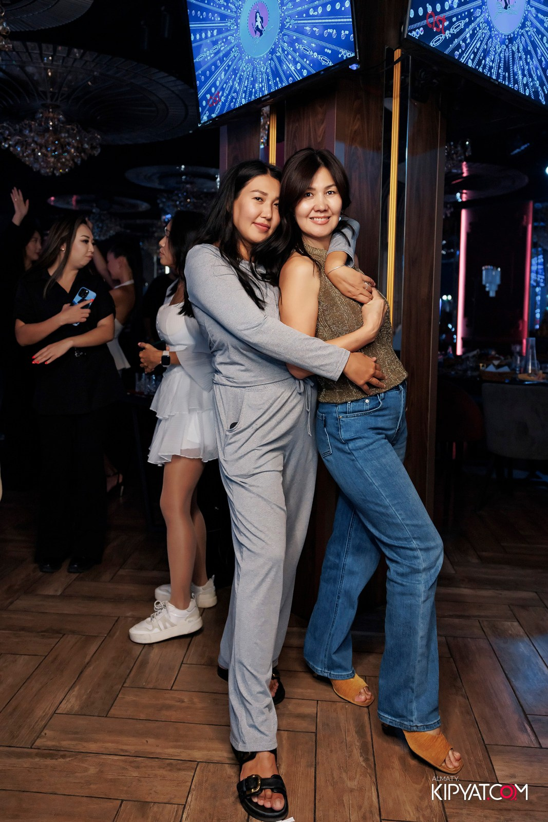 ЗАЯ, НА БИС. КИПЯТКОМ АЛМАТЫ!