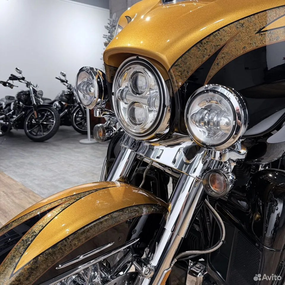 Купить Harley-Davidson CVO Limited Electra Glide 110 (Gold Rush) (Touring) — подробнее на сайте. Hello Davidson, Москва. Только хорошие мотоциклы…