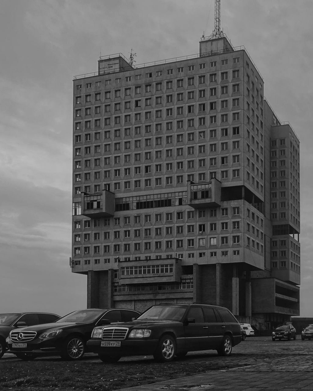 Брутализм. Фотограф для маркетплейсов Михаил Бове