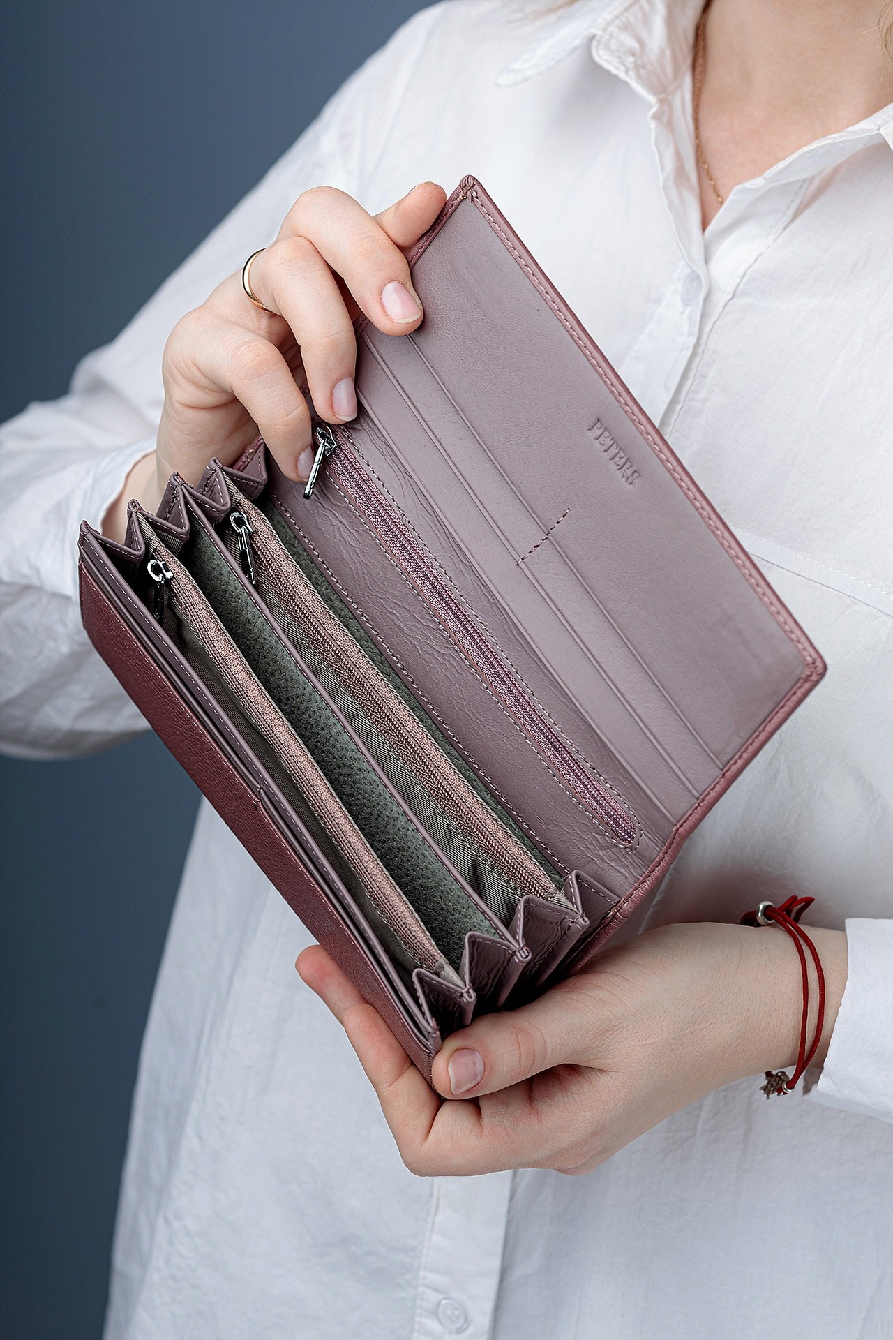 Съёмки для маркетплейсов. Фотограф Александр Калинин