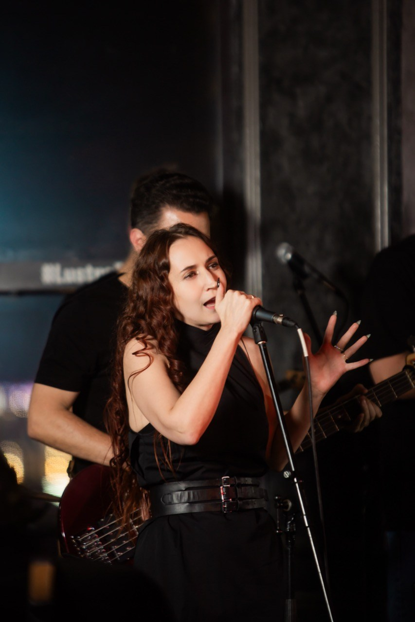 LЮSTRA bar 10.12.2025. Московская кавер-группа BankBand