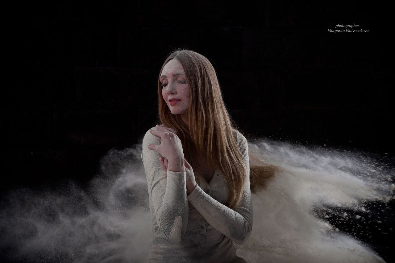 Съёмка с мукой 2. Женский фотограф Крещение Венчание Москва Брянск