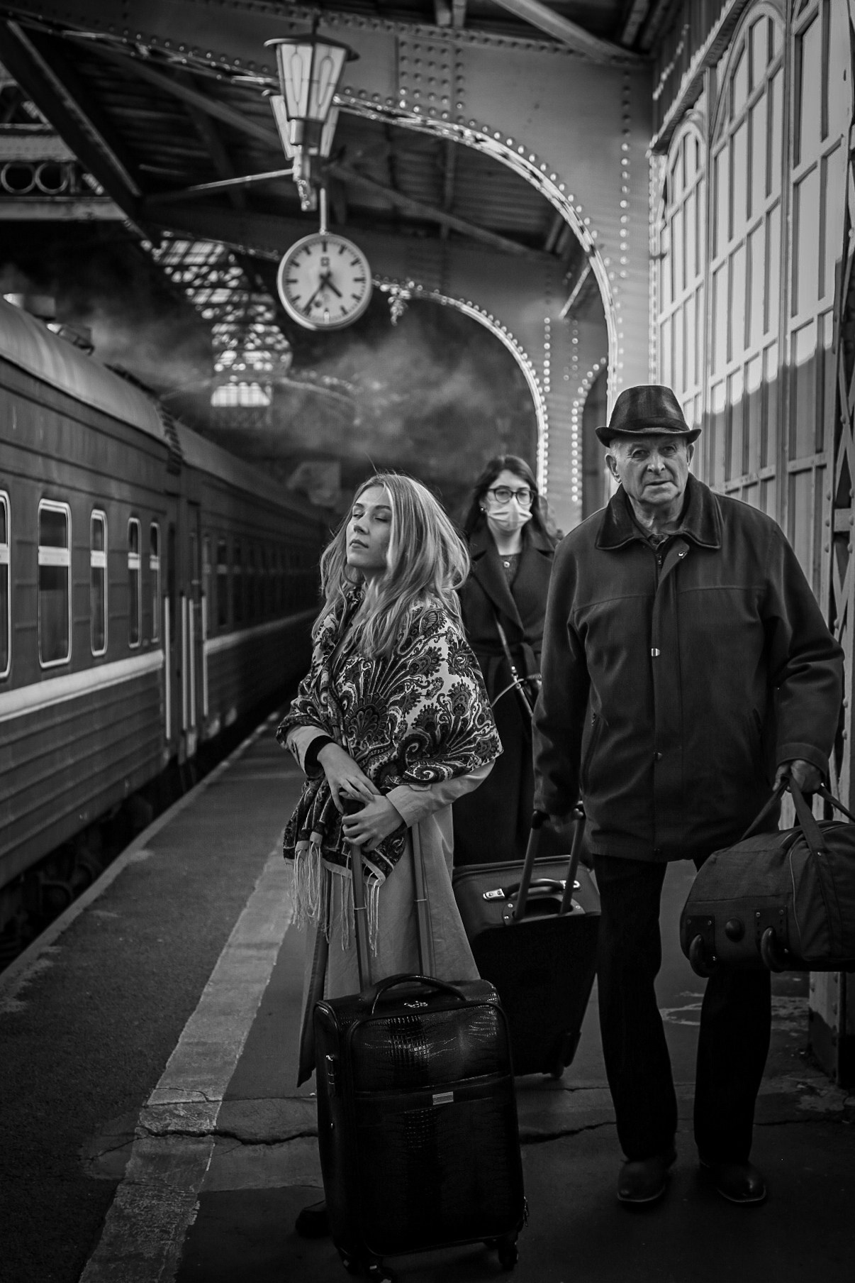 Уличная фотосессия Витебский вокзал Санкт-Петербург. Фотограф Санкт-Петербург и Владивосток