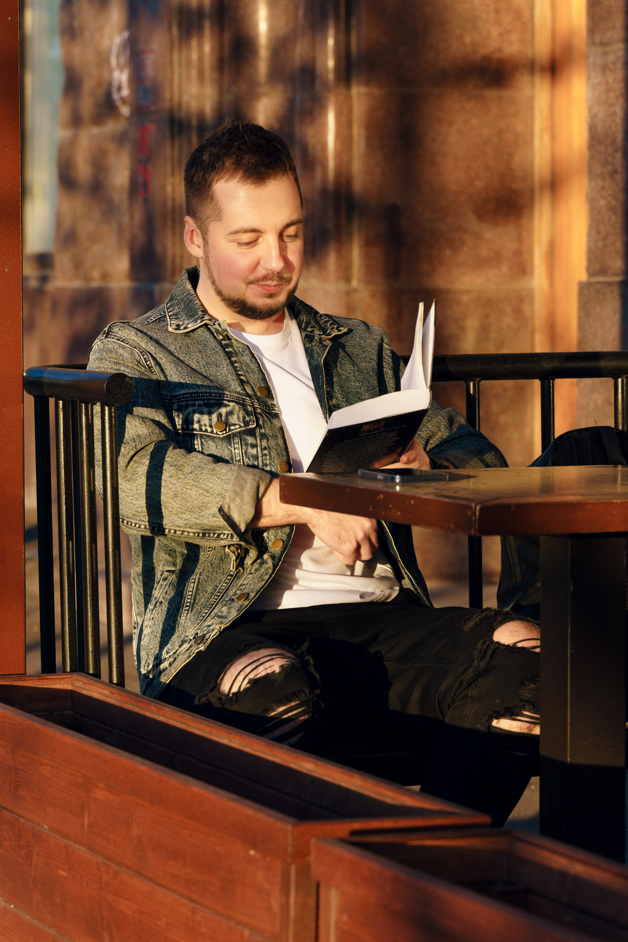 Артем — продюсер. Isakov Alexander official site