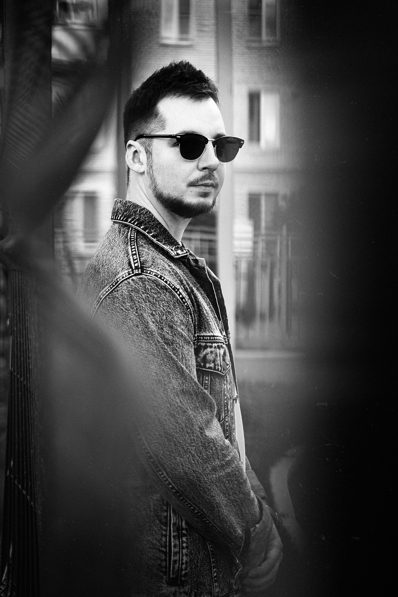 Артем — продюсер. Isakov Alexander official site