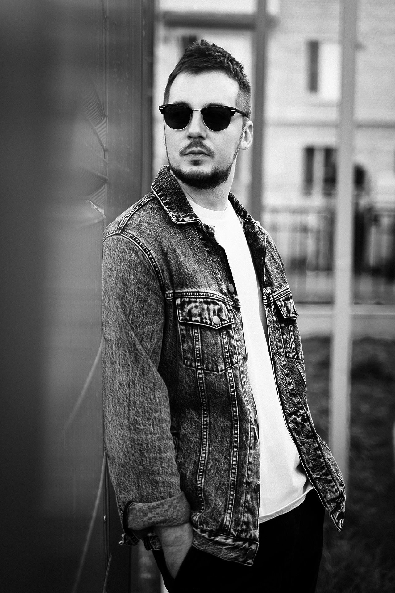 Артем — продюсер. Isakov Alexander official site