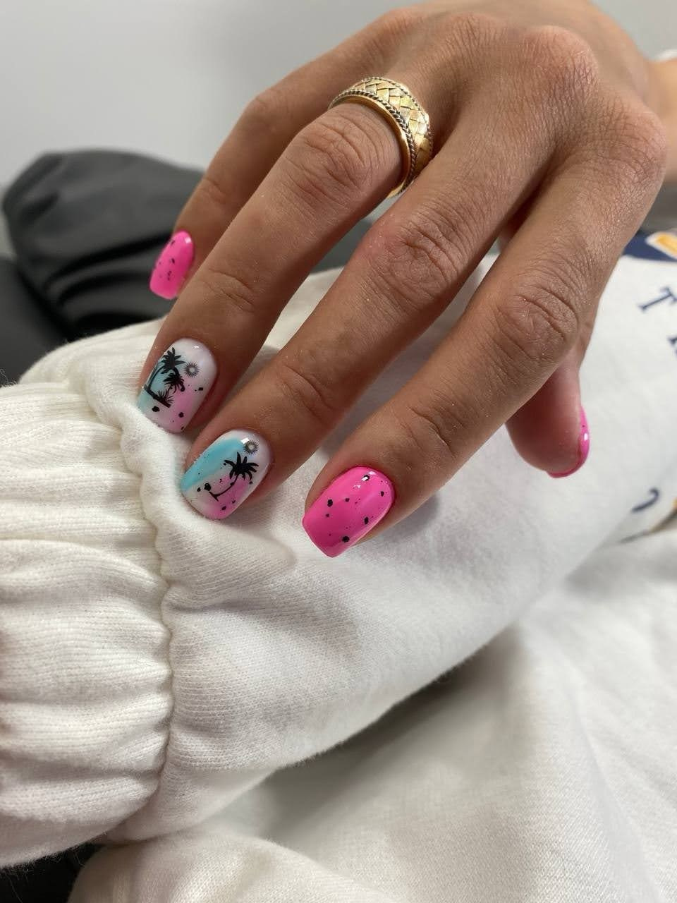 МАНИКЮР И ПЕДИКЮР. Салон красоты PUDRA