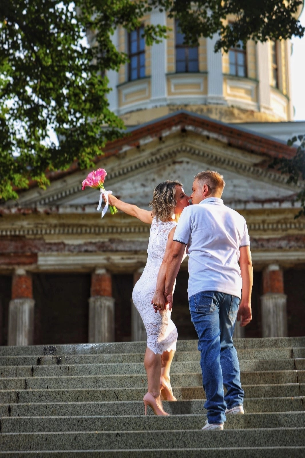 Фотограф. Для фото на свадьбу Дмитров  Зимняя свадьба в Подмосковье или летняя церемония в Дубне? Моя камера не боится снега, дождя или ветра. Только вы, ваши эмоции и фото, которые будут греть душу.#ЗимняяСвадьбаМосква #СъемкаВДубне #ФотографНаСвадьбу»