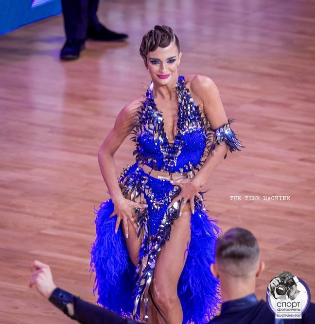 DANCE. Фотограф для маркетплейсов Михаил Бове