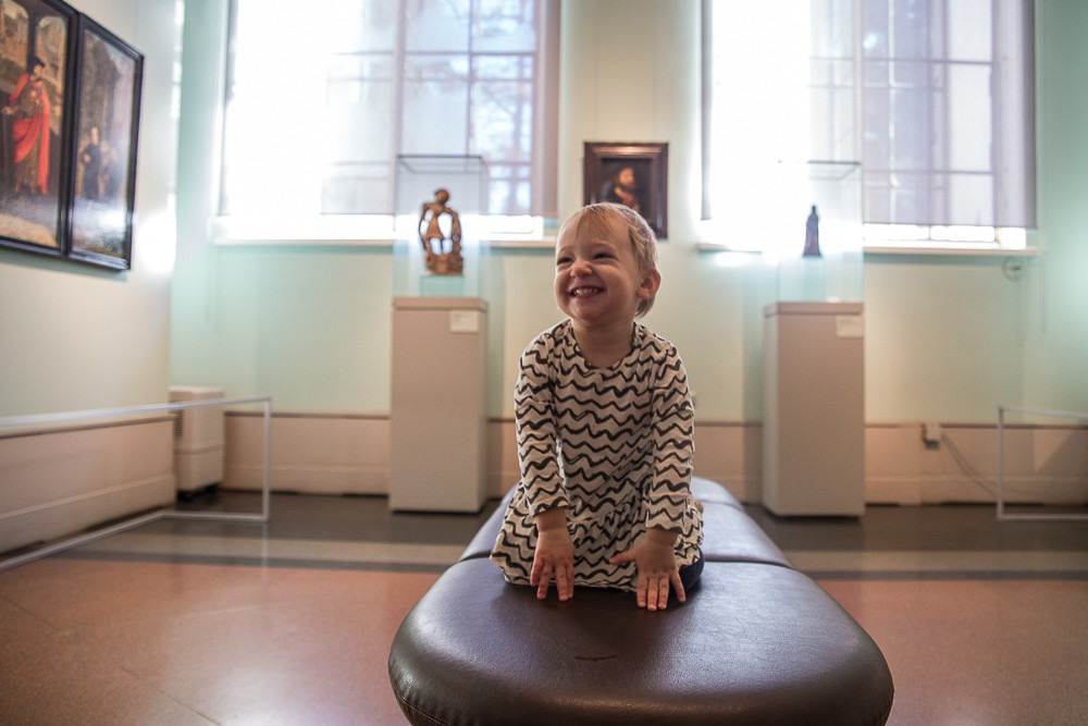 Фотопрогулка в музее имени Пушкина в Москве для мамы с ребенком. Семейный и школьный фотограф в Москве Анна Ткач