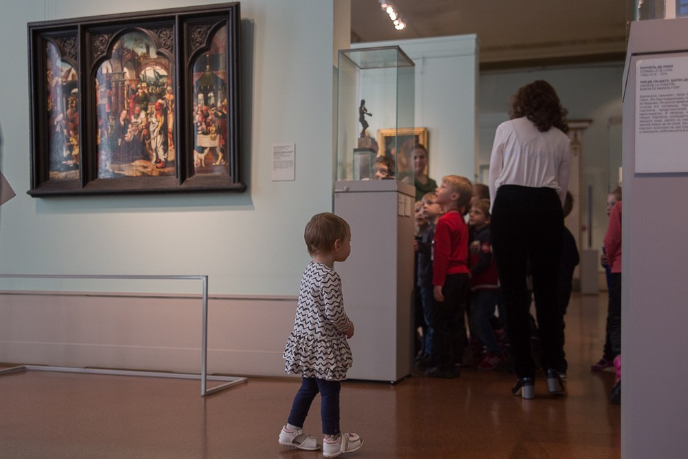 Фотопрогулка в музее имени Пушкина в Москве для мамы с ребенком. Семейный и школьный фотограф в Москве Анна Ткач