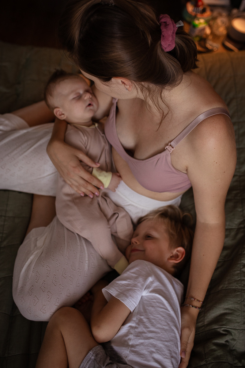 Фотосессия в домашних условиях семьи из четырех человек. Семейный и школьный фотограф в Москве Анна Ткач