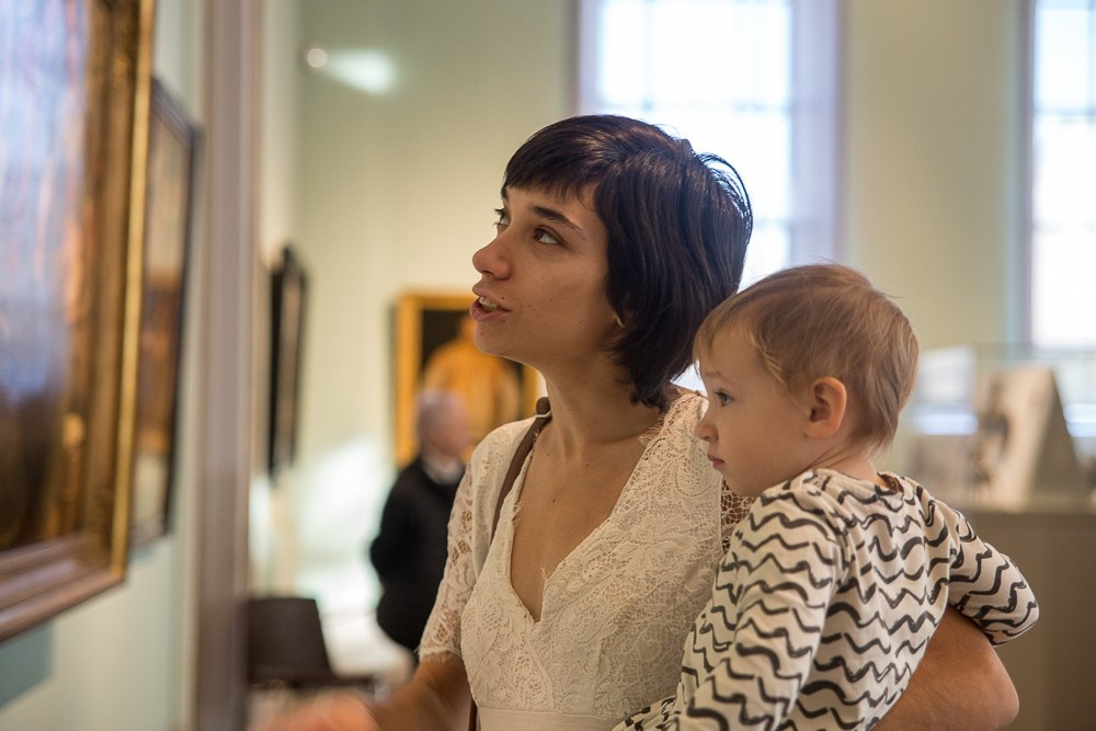 Фотопрогулка в музее имени Пушкина в Москве для мамы с ребенком. Семейный и школьный фотограф в Москве Анна Ткач