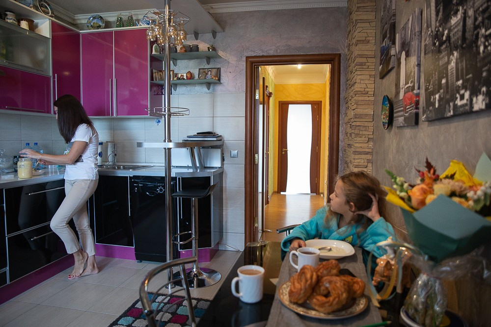 Фотосессия для первоклассника дома и в классе. Семейный и школьный фотограф в Москве Анна Ткач