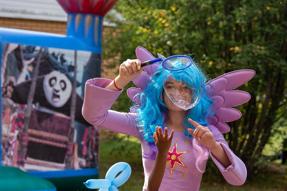 Репортажная съемка детского дня рождения в загородном доме. Семейный и школьный фотограф в Москве Анна Ткач